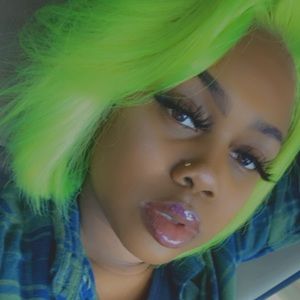 Meet your Posher, Karena